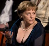 Nahá Angela Merkelova. Fotka - 25